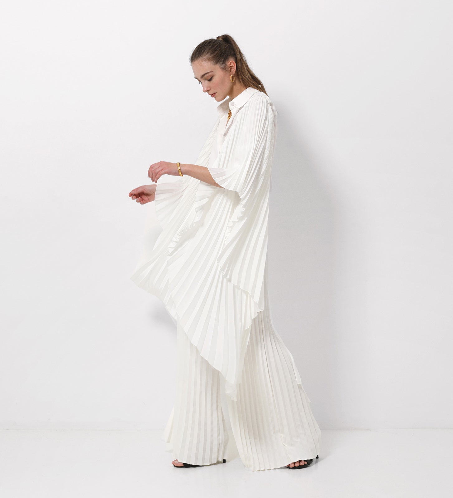 pleated sleeves