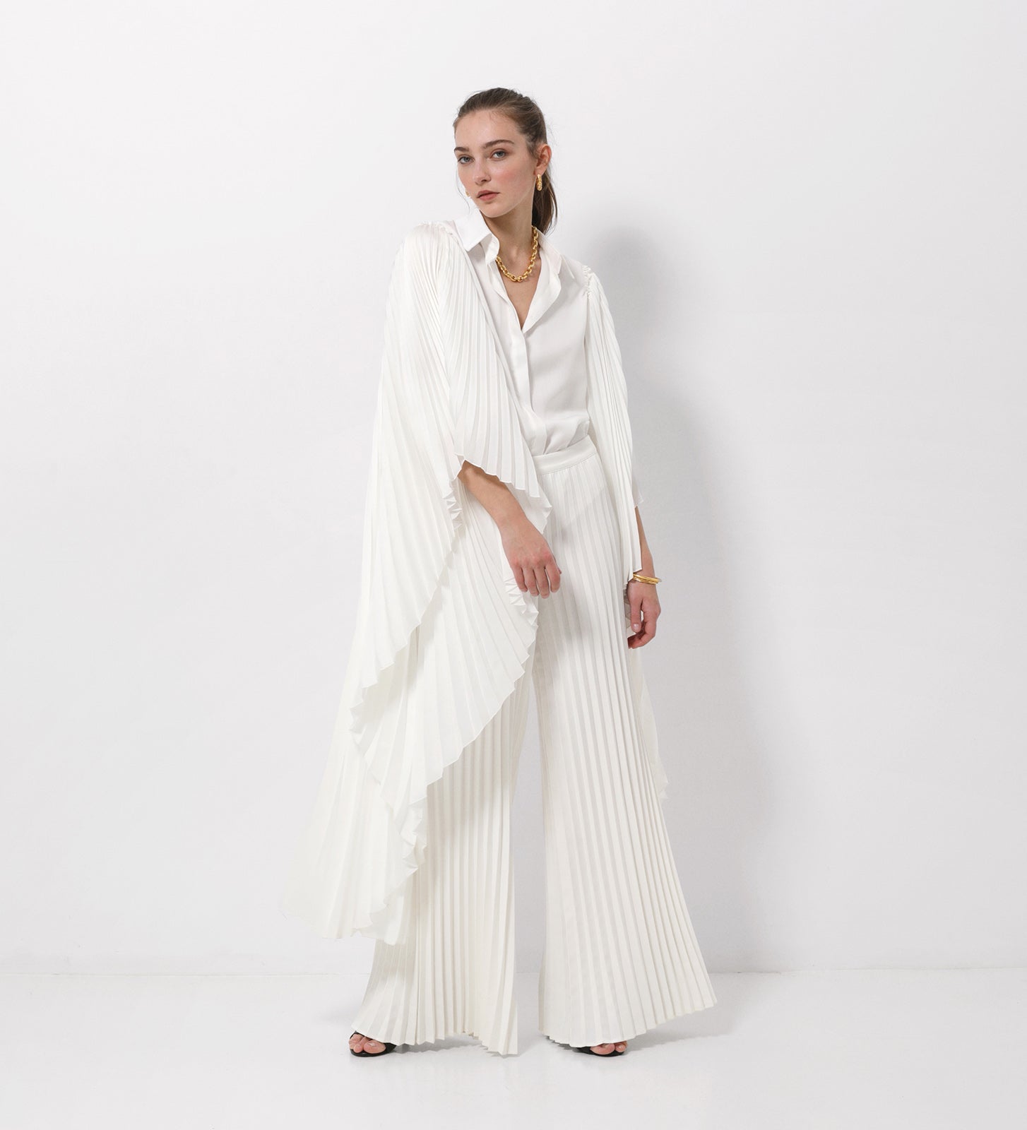 pleated sleeves
