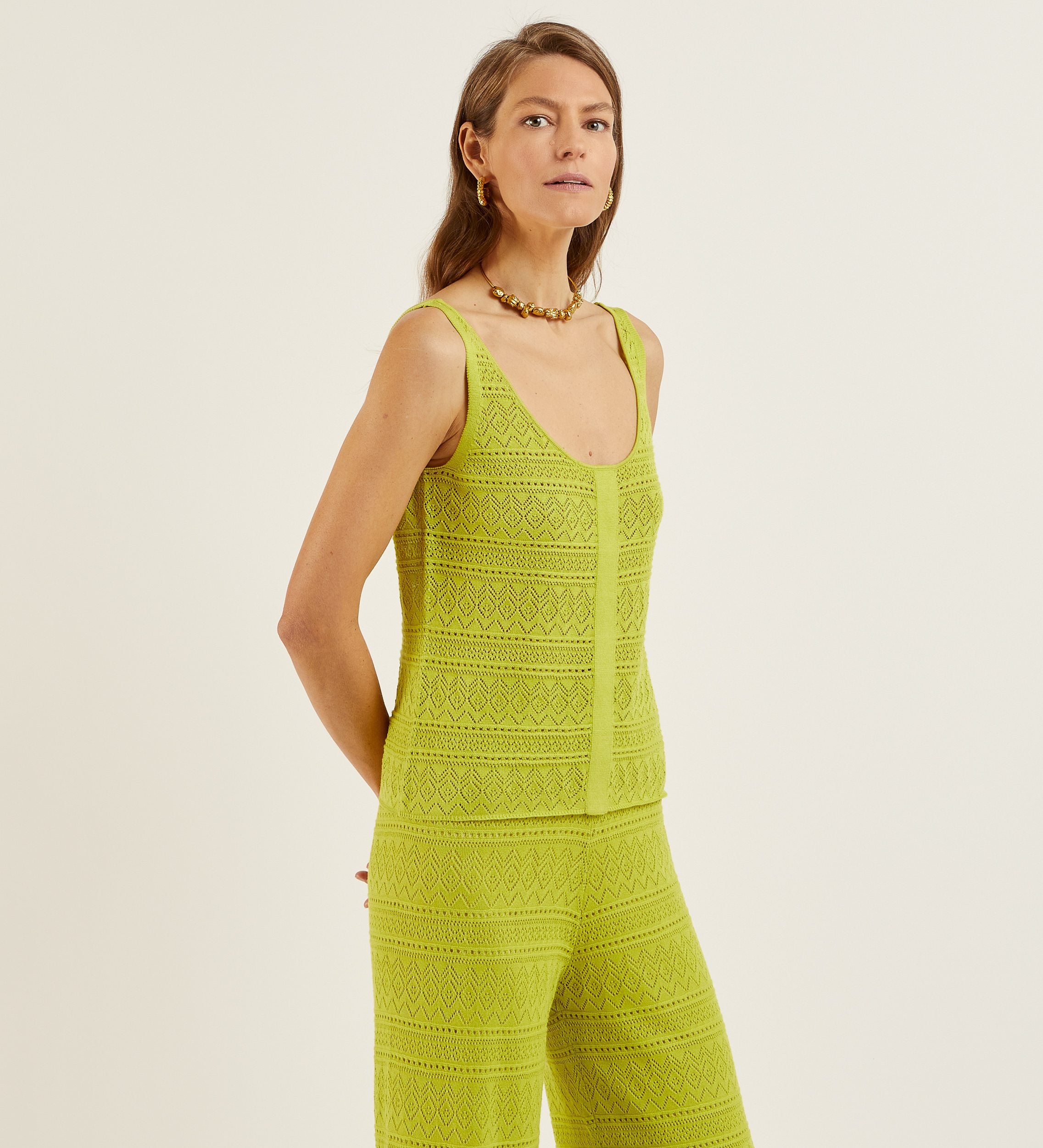 Top punto tirantes calados