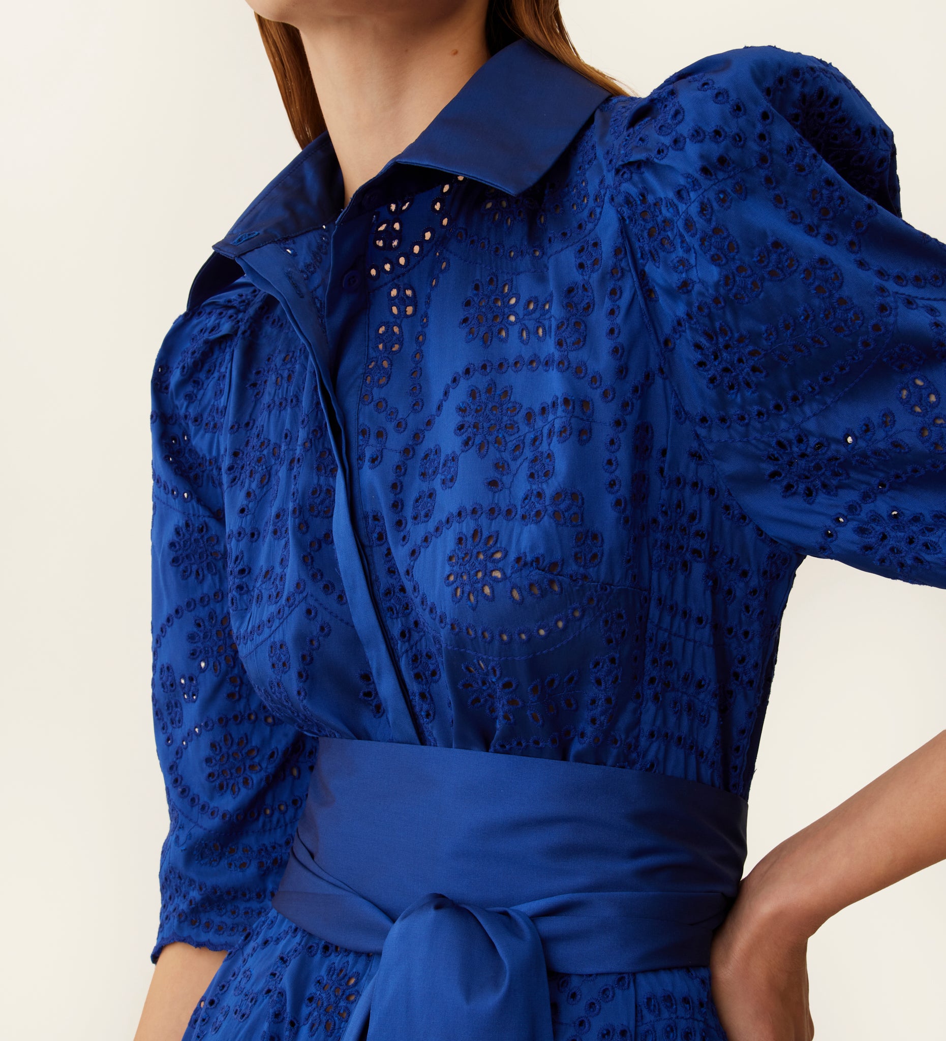Robe chemise midi brodée