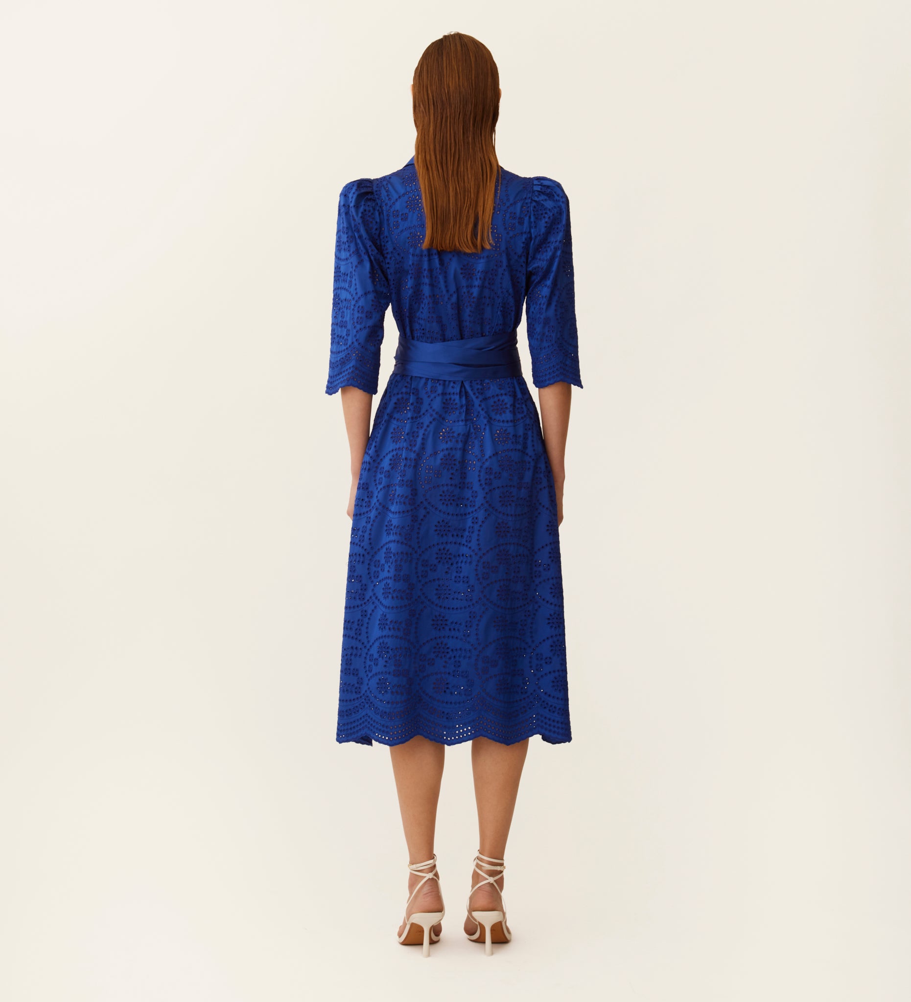 Robe chemise midi brodée