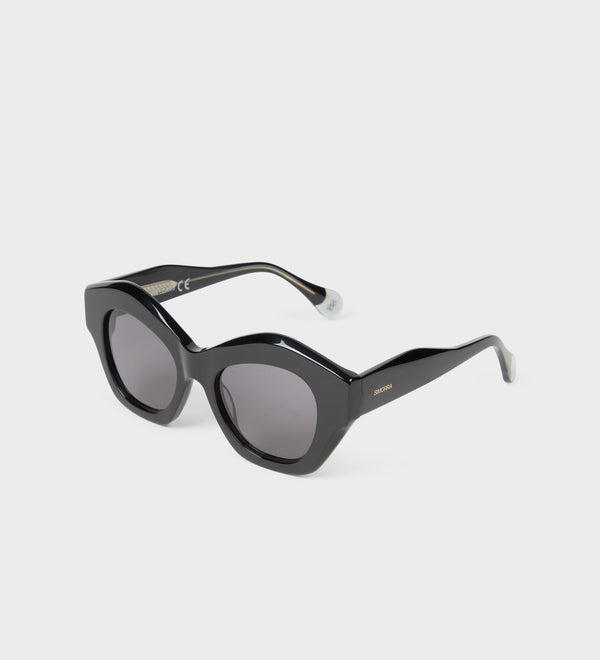 Oversized oval sunglasses