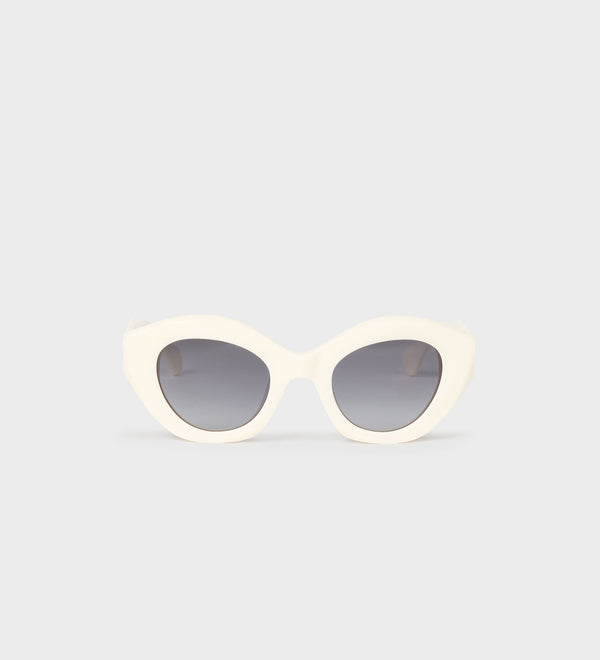 Oval sunglasses