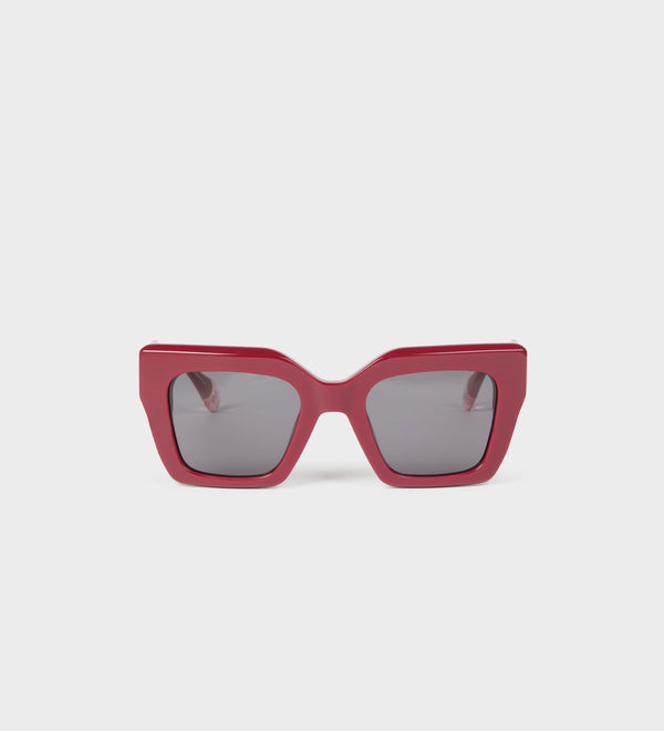 Oversized cat eye sunglasses