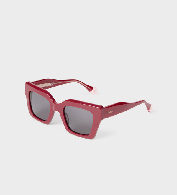 Oversized cat eye sunglasses
